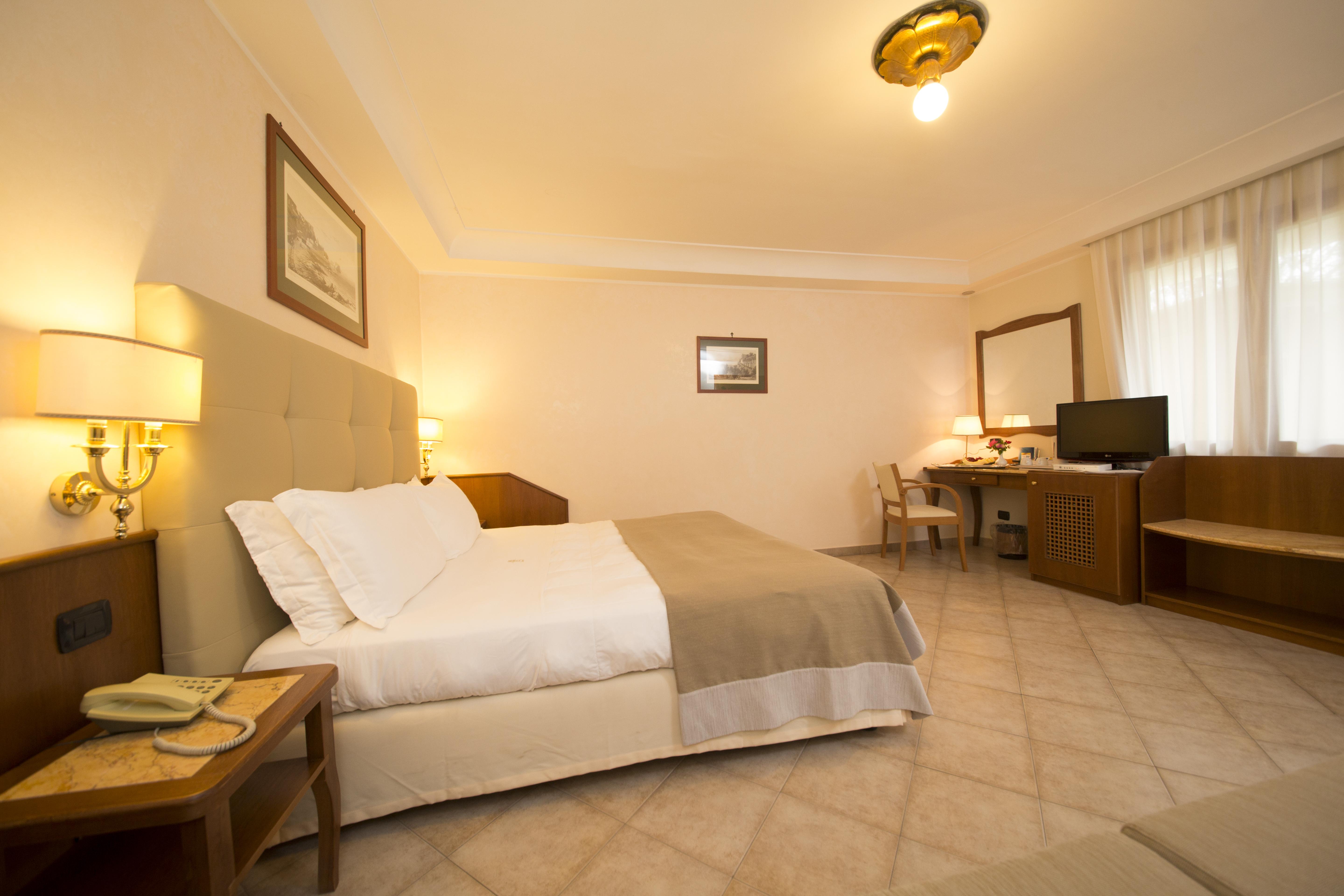 Montespina Park Hotel Napoli Bagian luar foto
